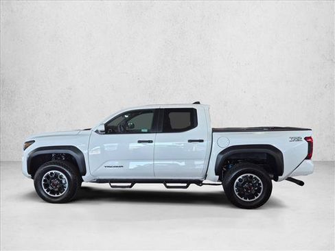 Used 2024 Toyota Tacoma TRD Off-Road AWD/4WD image 9