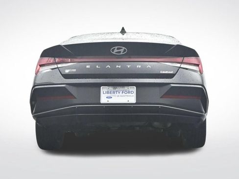 Used 2025 Hyundai Elantra Limited FWD image 44