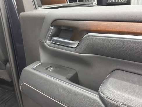 Used 2025 GMC Sierra 3500 Denali w/ Denali Reserve Package image 40