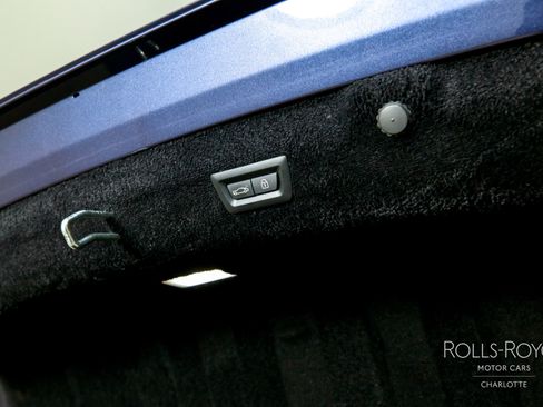 Used 2019 Rolls-Royce Phantom Sedan image 27