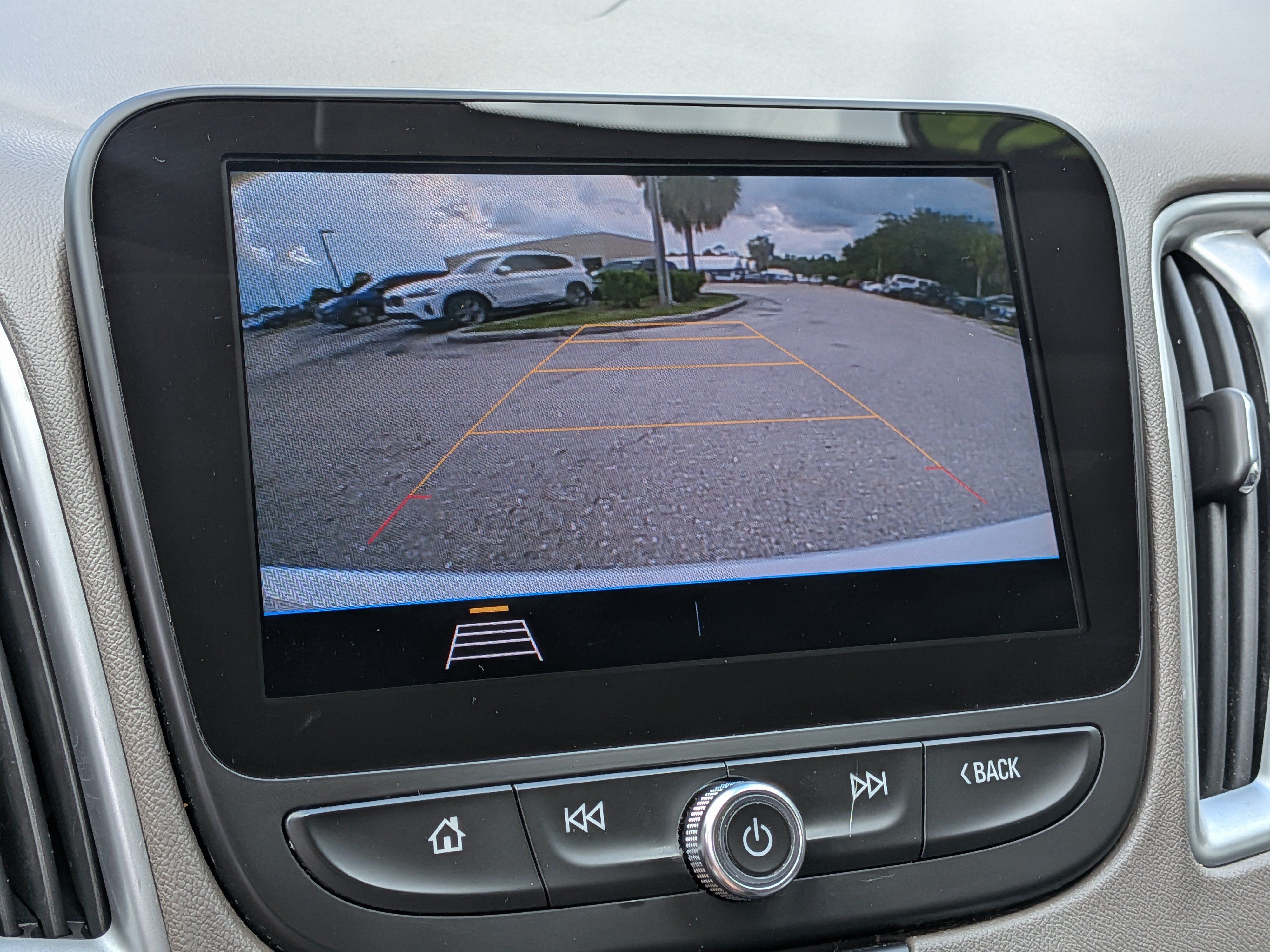 Used 2020 Chevrolet Malibu LS FWD image 31