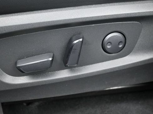 Used 2022 Nissan Pathfinder SL AWD/4WD image 11