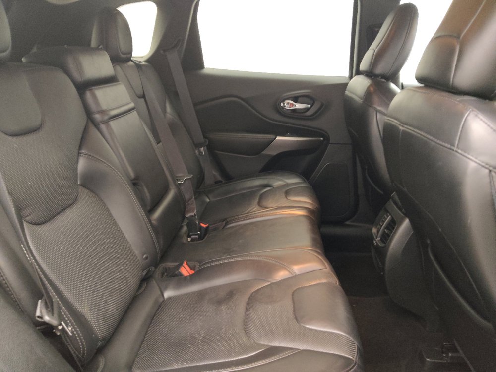 Used 2019 Jeep Cherokee Limited FWD image 19