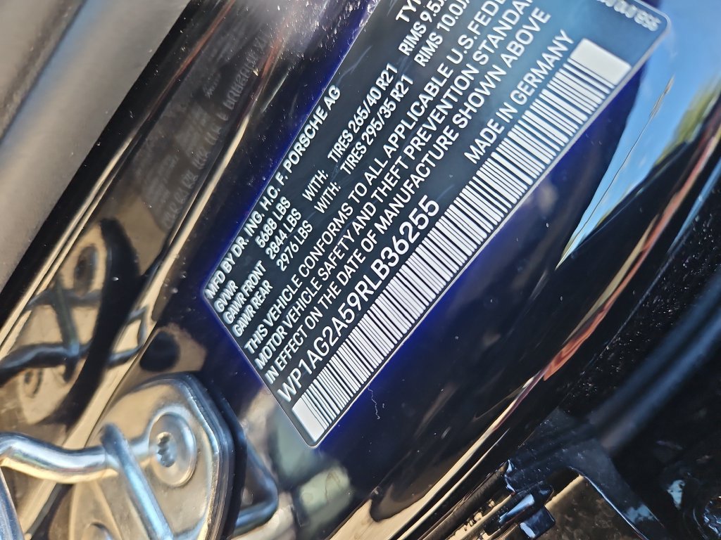 Certified 2024 Porsche Macan S AWD/4WD image 15