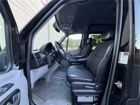 Used 2014 Mercedes-Benz Sprinter 2500 image 8