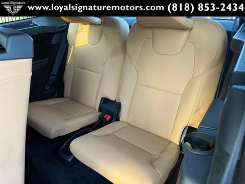 Used 2017 Volvo XC90 T6 Momentum w/ Vision Package AWD/4WD image 15