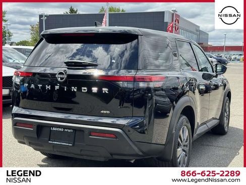 Used 2024 Nissan Pathfinder S AWD/4WD image 5