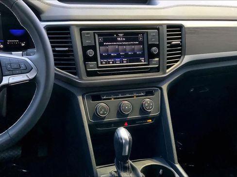 Used 2023 Volkswagen Atlas SE image 6