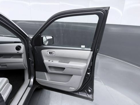 Used 2015 Honda Pilot LX image 9