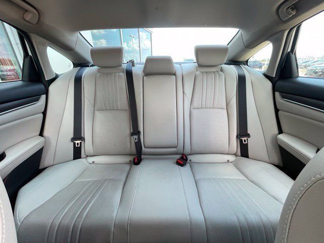 Used 2020 Honda Accord Touring image 13