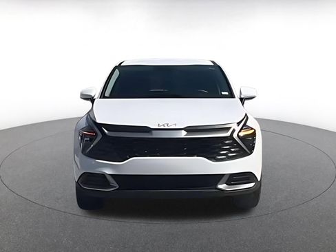 Used 2025 Kia Sportage LX image 8