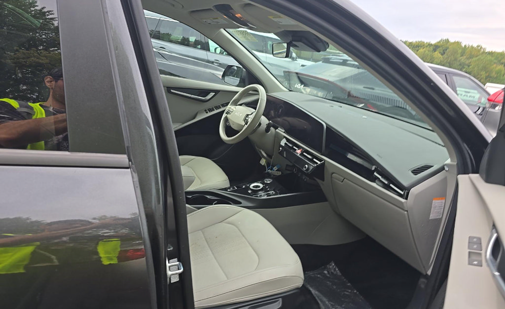 Used 2023 Kia Niro Wind w/ Wind Preserve Package FWD image 11