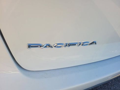 New 2026 Chrysler Pacifica Select FWD image 9