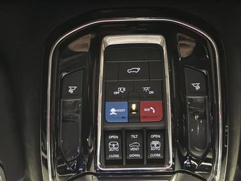 Used 2023 Jeep Grand Wagoneer Series II w/ Quick Order Packagew 28T AWD/4WD image 37