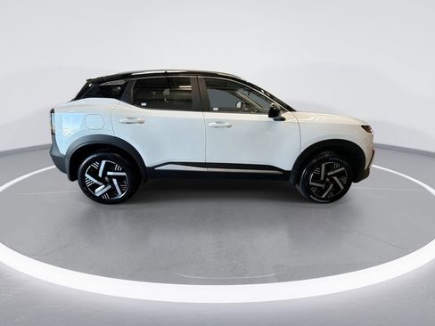 New 2026 Nissan Kicks SV FWD image 9