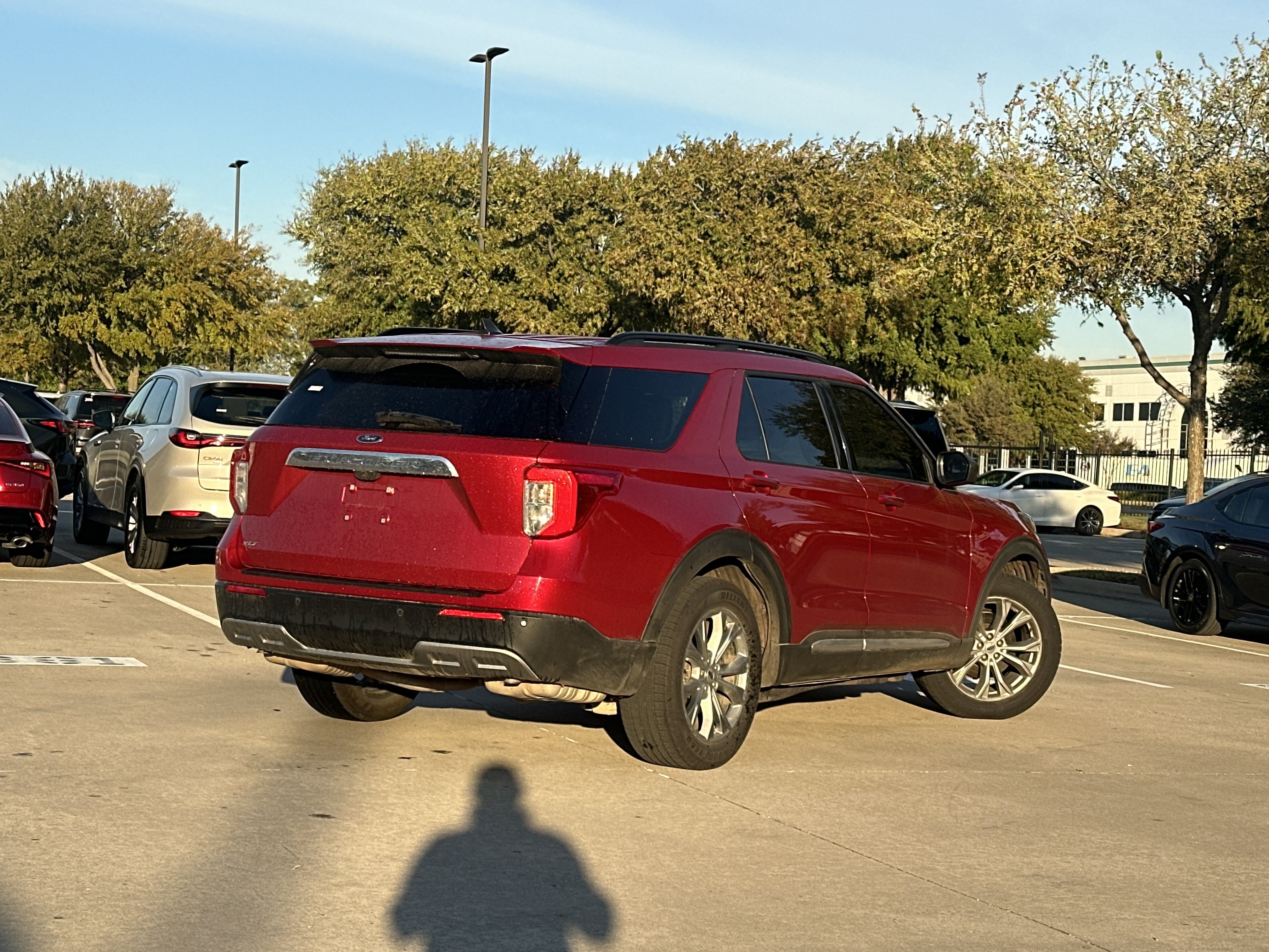 Used 2021 Ford Explorer XLT w/ Equipment Group 202A RWD image 2