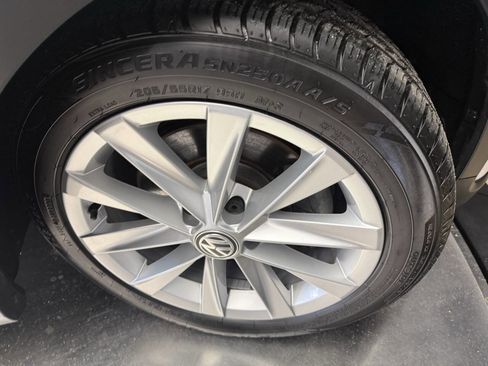 Used 2018 Volkswagen Golf Alltrack SE image 30