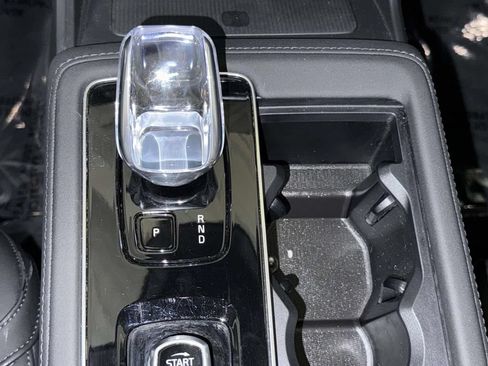 Certified 2025 Volvo XC90 T8 Plus w/ Protection Package Premier AWD/4WD image 24