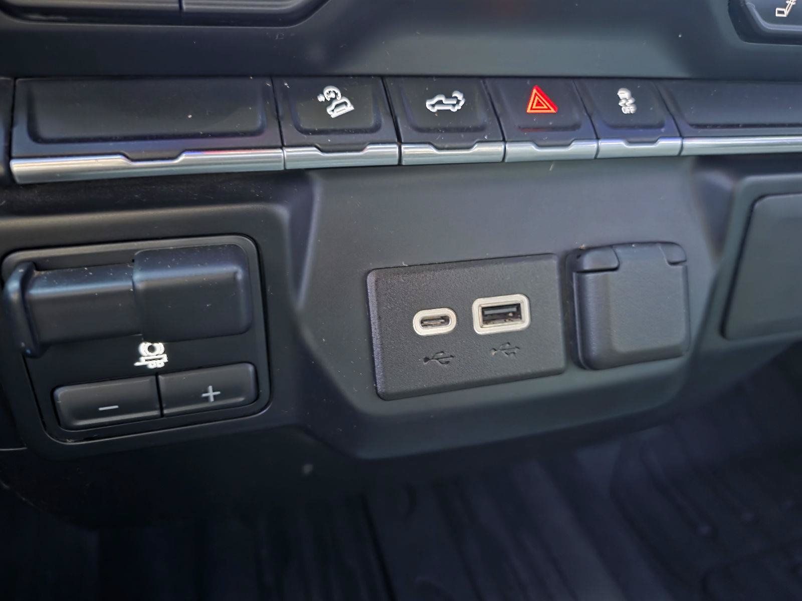 Used 2022 GMC Sierra 2500 SLE w/ SLE Convenience Package AWD/4WD image 10