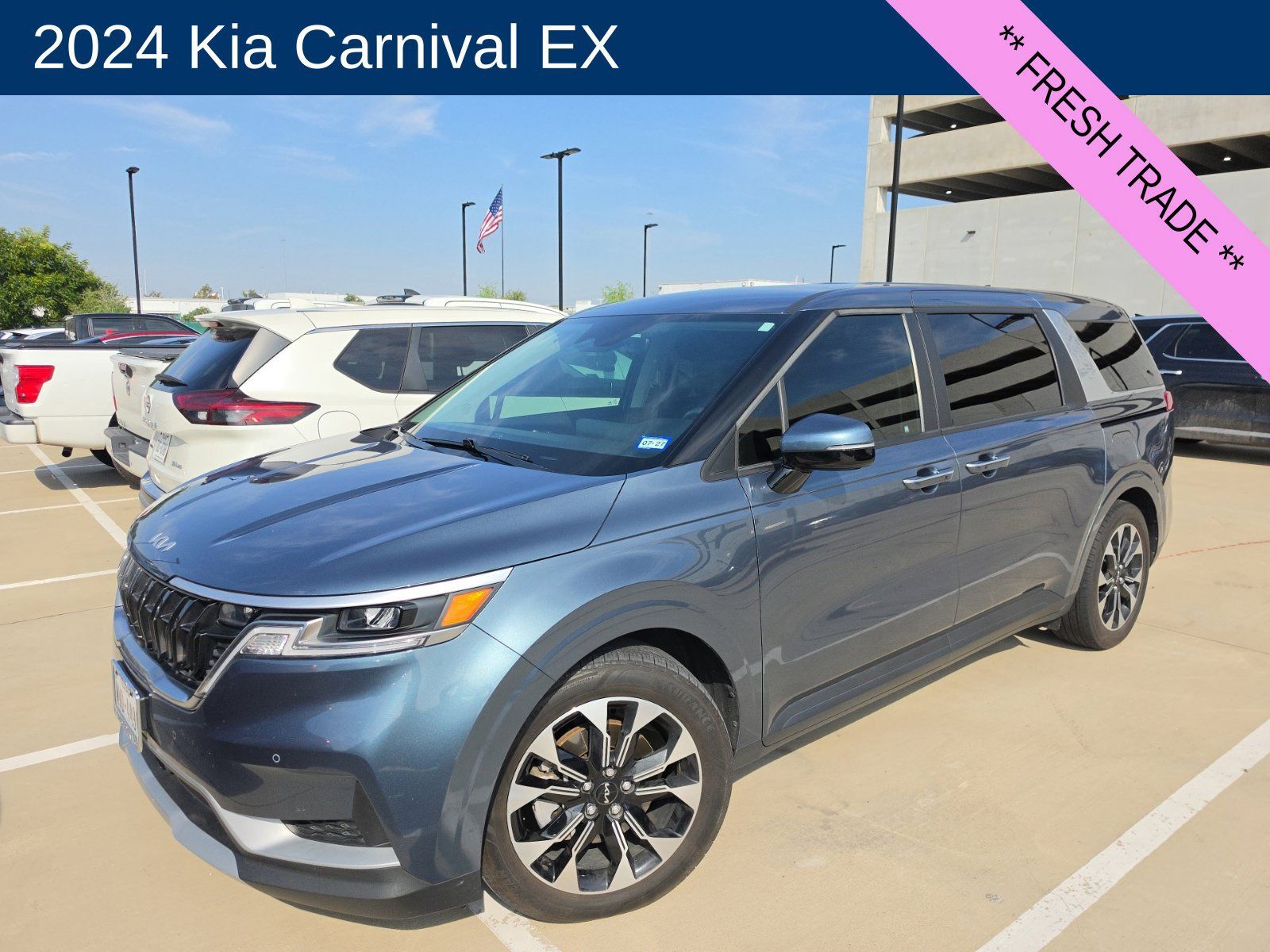 Used 2024 Kia Carnival EX FWD image 1