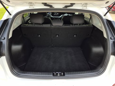 Used 2021 Kia Niro LX image 9