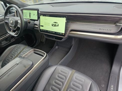 Used 2022 Rivian R1T Launch Edition image 10