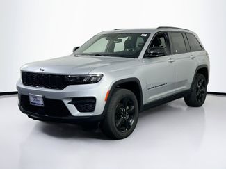 Used 2023 Jeep Grand Cherokee Altitude video 1