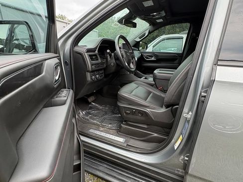 Used 2024 Chevrolet Suburban RST w/ Luxury Package AWD/4WD image 16