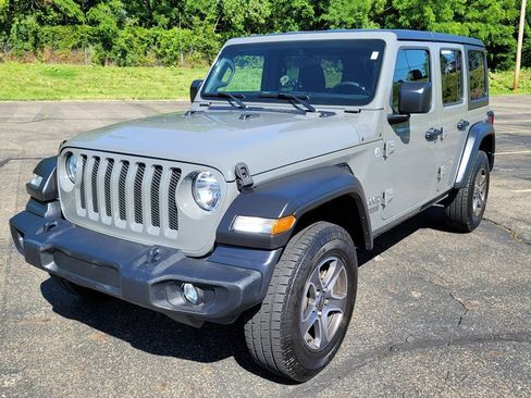 Used 2019 Jeep Wrangler Unlimited Sport S AWD/4WD image 5