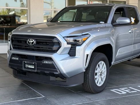 New 2025 Toyota Tacoma SR5 image 3