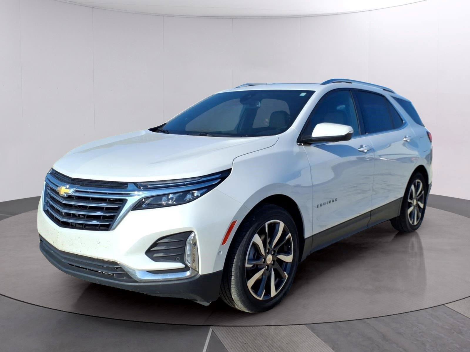 Used 2024 Chevrolet Equinox Premier FWD image 1