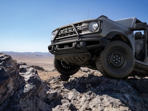 New 2025 Ford Bronco Big Bend w/ Black Diamond Package image 25