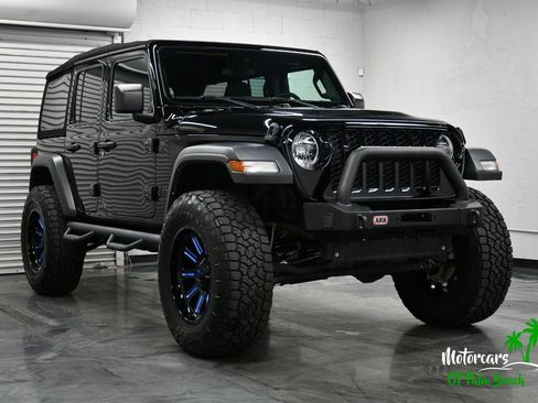 Used 2024 Jeep Wrangler Unlimited Sport AWD/4WD image 27