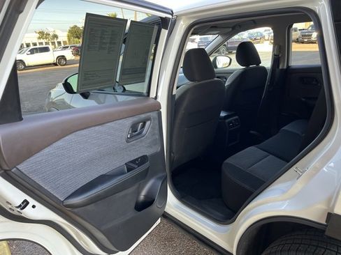 Certified 2021 Nissan Rogue S image 27