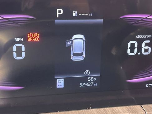 Used 2023 Kia Telluride EX w/ EX Captain's Chair Package image 22