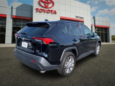 Used 2020 Toyota RAV4 XLE Premium AWD/4WD image 3