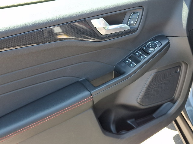 Used 2025 Ford Escape ST-Line AWD/4WD image 12