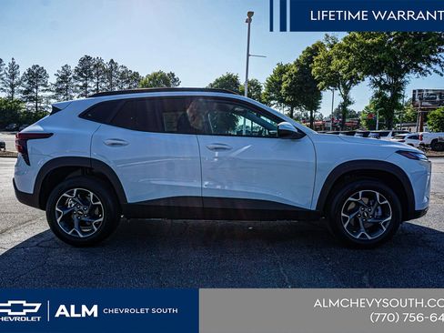 New 2026 Chevrolet Trax LT w/ Driver Confidence Package FWD image 10