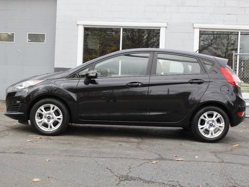 Used 2015 Ford Fiesta SE image 7