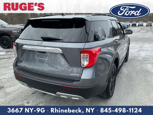 Certified 2022 Ford Explorer XLT w/ Equipment Group 202A image 4