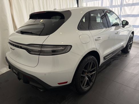 Certified 2025 Porsche Macan image 9