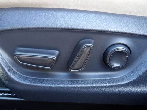 Used 2020 Toyota Avalon Limited FWD image 14