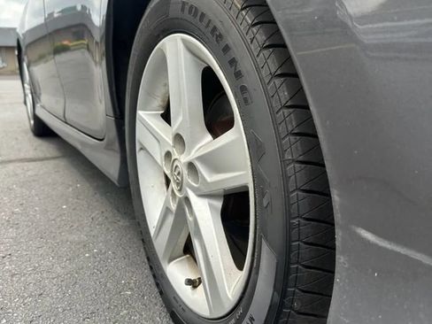 Used 2013 Toyota Camry SE FWD image 9