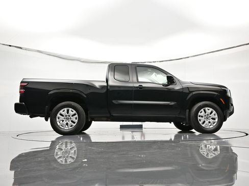 Used 2022 Nissan Frontier SV w/ Technology Package image 39