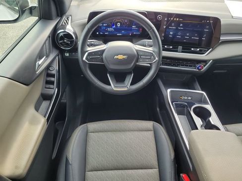 Certified 2025 Chevrolet Equinox LT w/ Convenience Package II AWD/4WD image 16