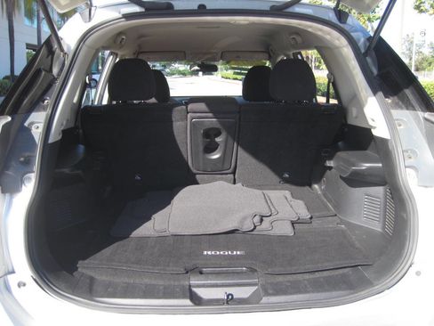 Used 2016 Nissan Rogue S image 15