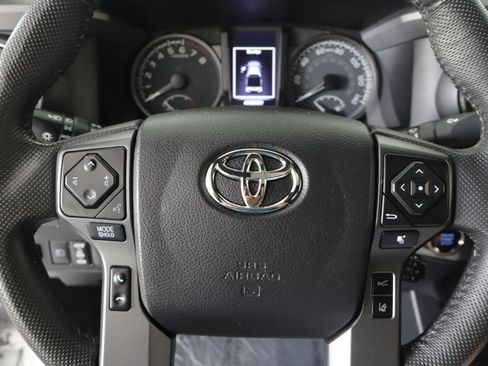 Used 2021 Toyota Tacoma TRD Sport w/ TRD Premium Sport Package AWD/4WD image 17