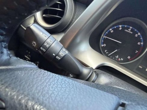 Used 2017 Toyota RAV4 XLE AWD/4WD image 26