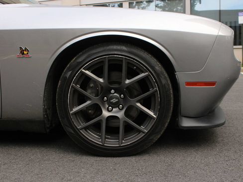 Used 2018 Dodge Challenger R/T Scat Pack RWD image 4