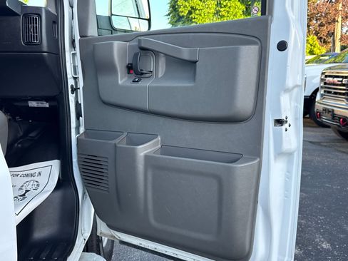 Used 2023 Chevrolet Express 2500 w/ Driver Convenience Package image 17